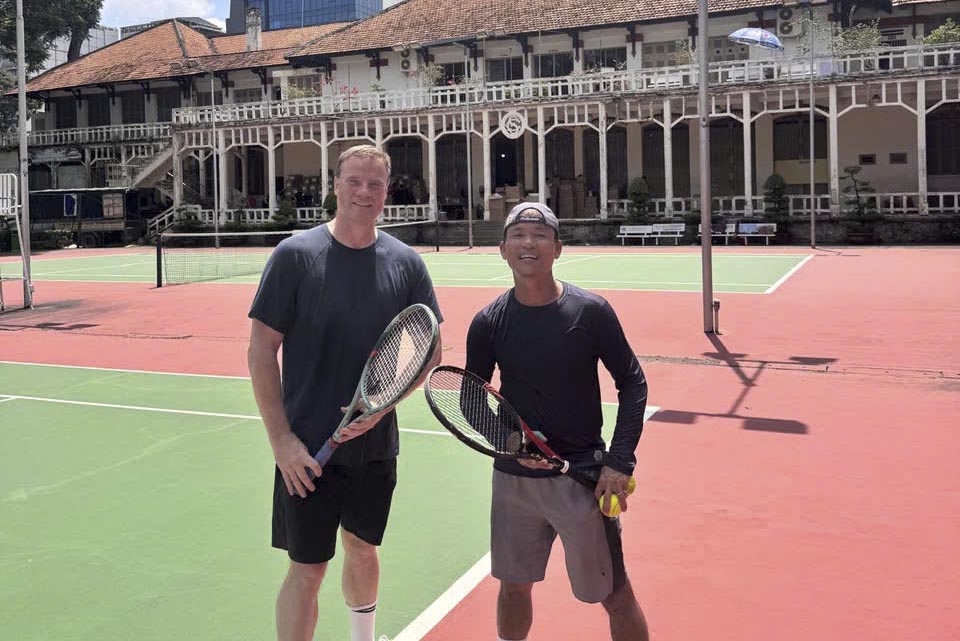 tennis-coach-anh-hoat-dong-10